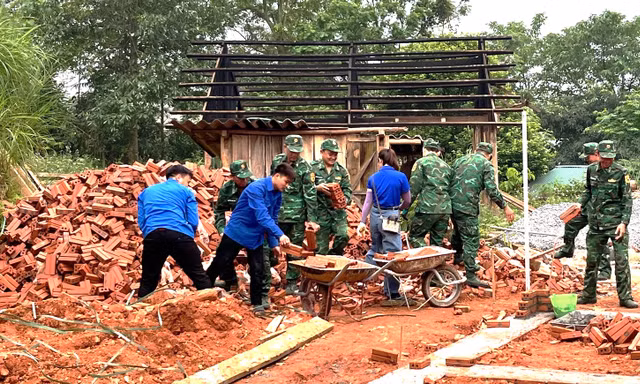 Khát vọng tuổi trẻ Việt Nam qua những mùa gian khó