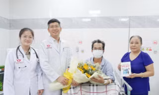 Một bác sĩ bị ngưng tim, ngưng thở 2 lần do nhồi máu cơ tim ngay trong ca trực