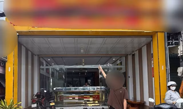 Nam sinh đại học giả làm khách mua hàng rồi cướp giật lắc vàng