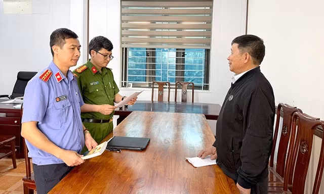 Phó giám đốc doanh nghiệp bị khởi tố vì bán hàng chục suất đất không xuất hóa đơn, kê khai thuế 