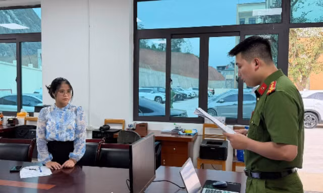 Giám đốc công ty sản xuất thực phẩm giả bị khởi tố thêm tội danh 