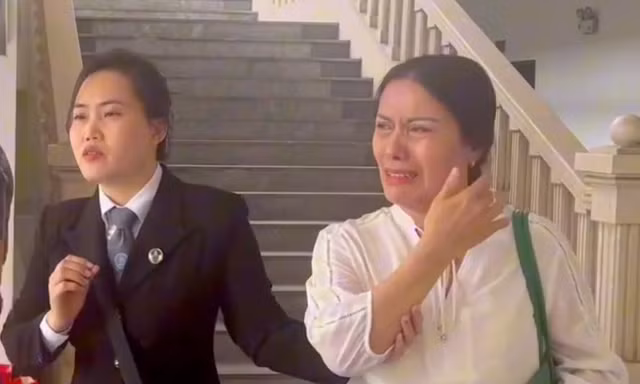 Cựu Hiệu trưởng Nguyễn Thị Bình khóc nghẹn vì mình mà con đi xin việc khắp nơi không được nhận