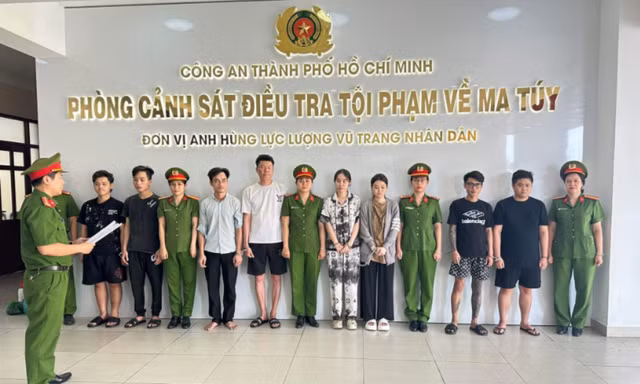 Ngụy trang ma túy trong hộp thức ăn thú cưng để đưa đi tiêu thụ