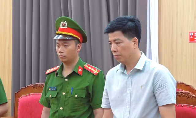 Bắt một phó chủ tịch xã và giám đốc doanh nghiệp trong vụ lan can đá gãy đổ sau bão Yagi