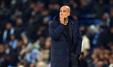 HLV Pep Guardiola thừa nhận 'canh bạc xoay tua' phản tác dụng trong trận thua sốc Leverkusen 
