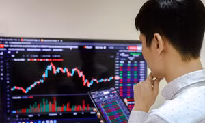 Chứng khoán hướng đỉnh cũ, dòng tiền liệu có đủ mạnh?