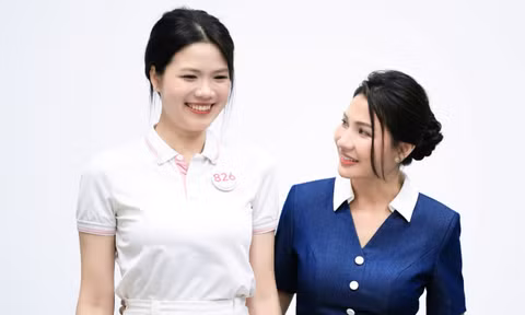 Chuyên gia phong thái bị 'đốn tim' vì nụ cười Hoa hậu Việt Nam