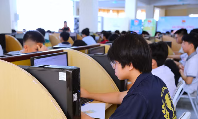 Tranh tài Hội thi Tin học trẻ toàn quốc 