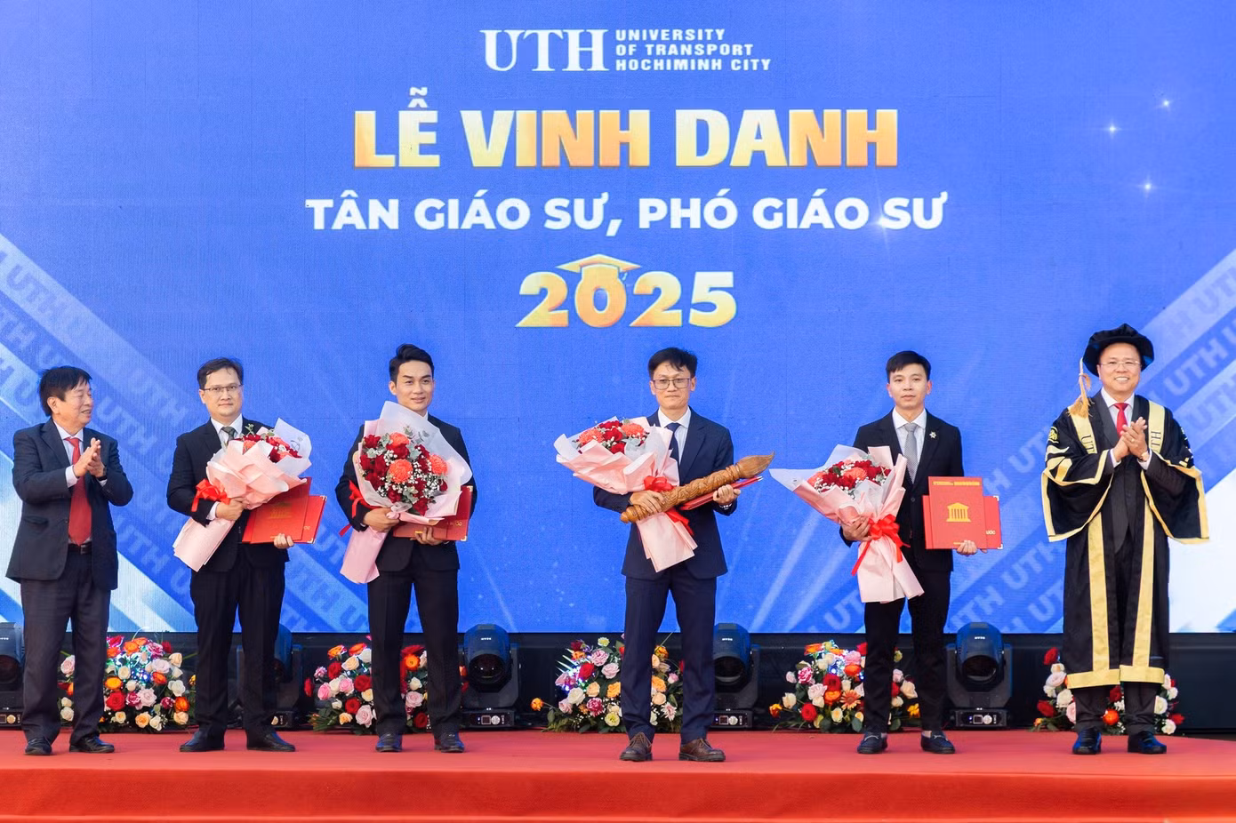 uth1.jpg