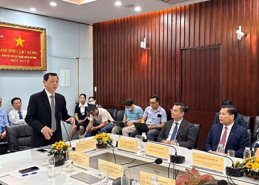 20250910-vcbhcm-trao-tang-tai-tro-bvcr-2.jpg