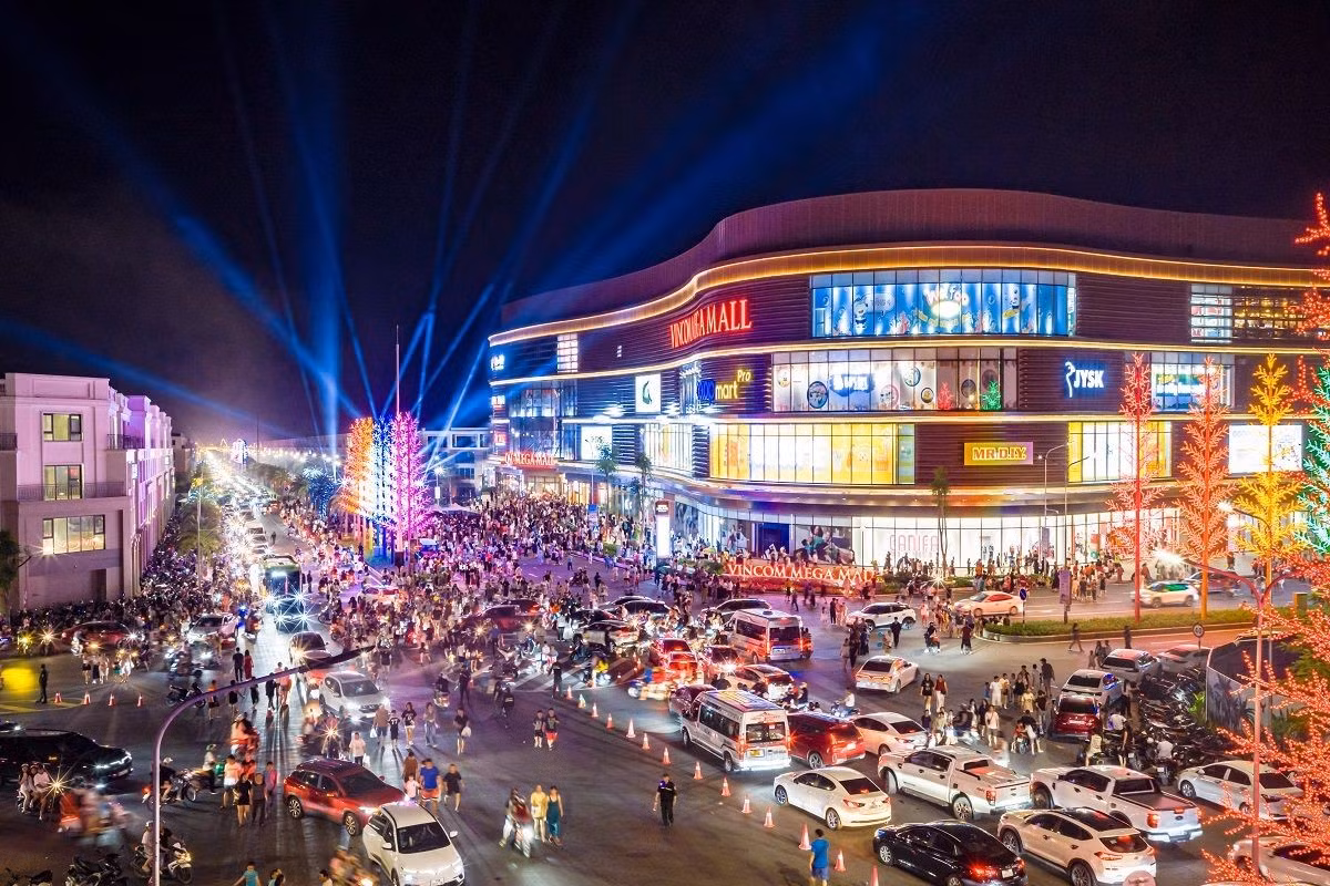 Vincom Mega Mall bổ sung không gian mua sắm, ẩm thực và giải trí trong hệ sinh thái tiện ích All-in-One. Nguồn: Vinhomes.