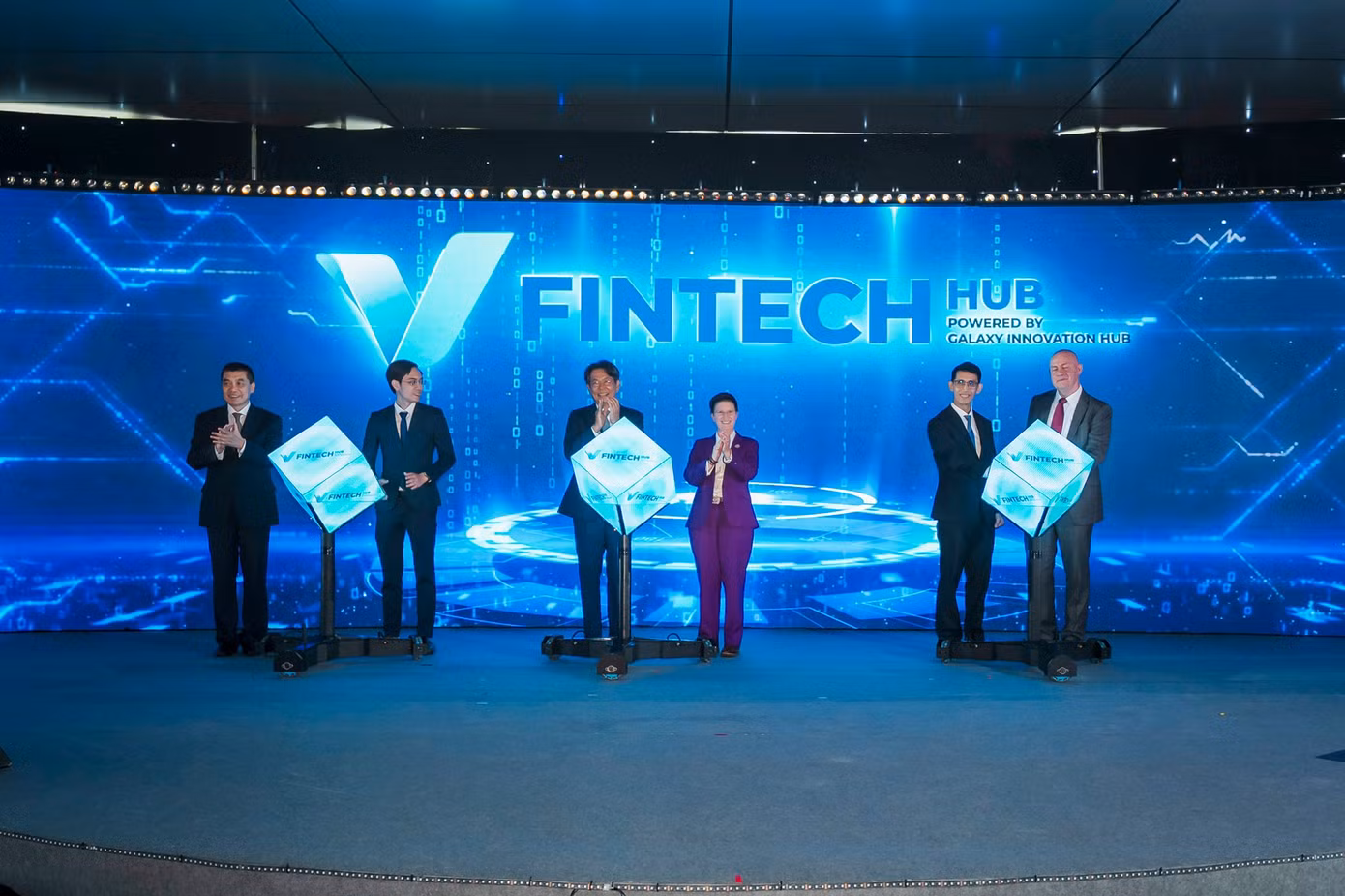 ra-mat-fintech-2.jpg