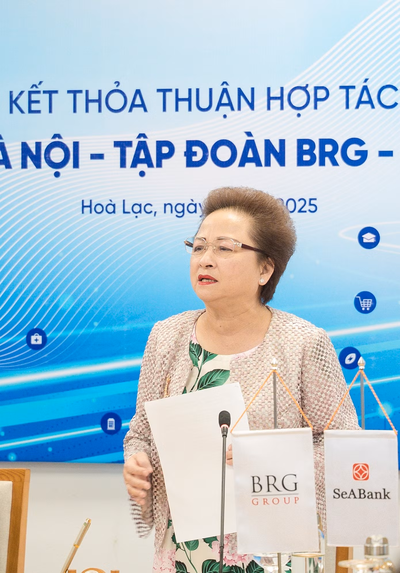01-ba-nguyen-thi-nga-chu-tich-tap-doan-brg-pho-chu-tich-thuong-truc-hoi-doanh-nhan-tu-nhan-viet-nam.jpg