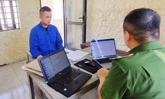 Cơ quan công an làm việc với đối tượng liên quan vụ án.