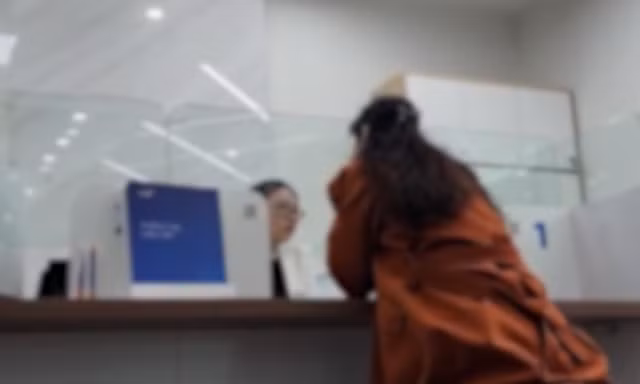 Ngân hàng ồ ạt giăng 'ma trận' lãi suất huy động, điều gì đang xảy ra?