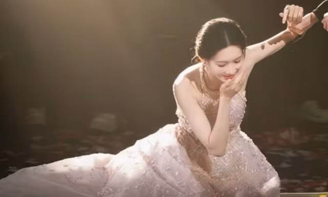 Cú ngã khiến 400 triệu người trầm trồ
