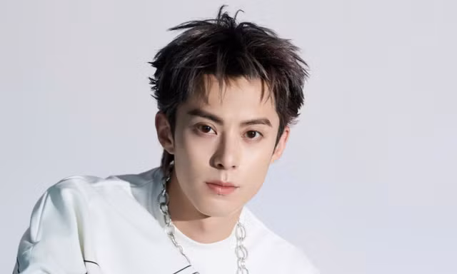 Vương Hạc Đệ bị chê bai là 'gã đàn ông nhỏ nhen nhất giới giải trí'