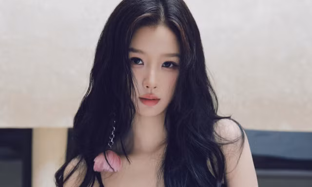 Ngu Thư Hân bị 10 sao nam từ chối 