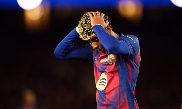 Khi vấn đề của Barca nằm bên ngoài sân cỏ