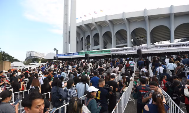 Khai mạc SEA Games 33: Dòng người đổ về Rajamangala, an ninh thắt chặt tối đa