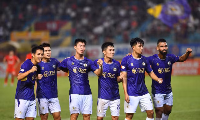 HLV tạm quyền của Hà Nội FC nói lời đặc biệt về người tiền nhiệm