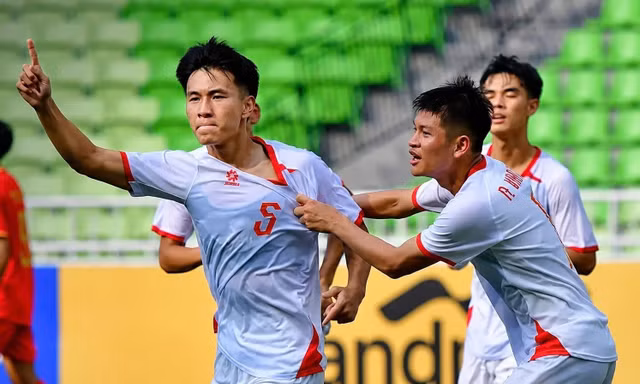 Dù thua trận, U19 Việt Nam vẫn rộng cửa đi tiếp nhờ được U19 Myanmar 'giúp'