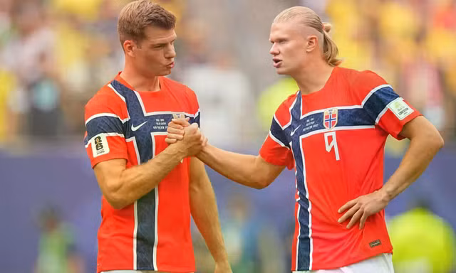 Cơn thịnh nộ của NHM Na Uy ở World Cup 2026: Sorloth bị dọa giết vì không chuyền bóng cho Haaland