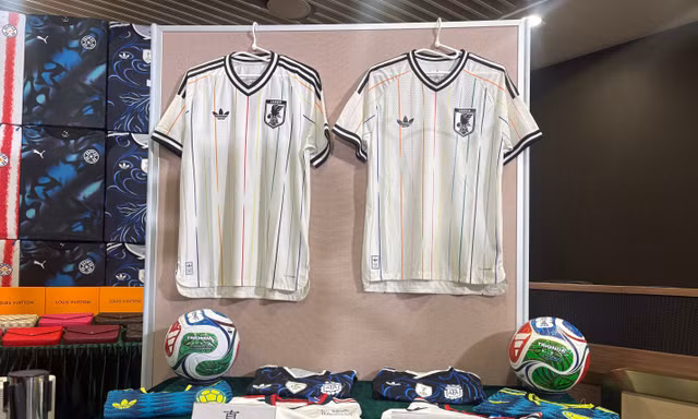 Triệt phá kho hàng giả các sản phẩm World Cup trị giá hơn 500 tỷ đồng