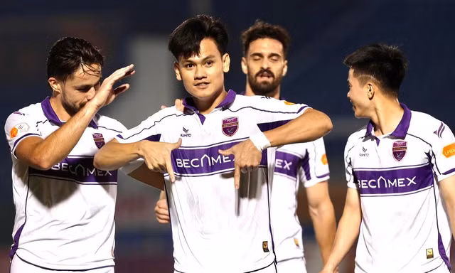 Nhận định Becamex TPHCM vs SLNA, 18h00 ngày 24/5: Tránh xa ‘vùng đỏ’