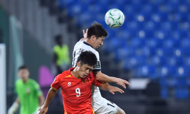 CĐV Kyrgyzstan khen chiến thuật của HLV Kim Sang-sik