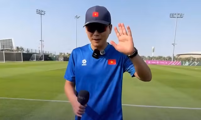 Xa Hà Nội lâu, HLV Kim Sang-sik thèm phở nhưng cố gắng chịu đựng để thắng nốt hai trận còn lại