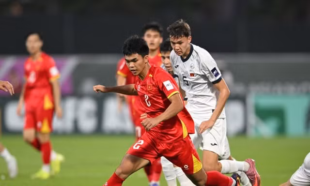 Cậu út U23 Việt Nam Nguyễn Lê Phát: 'Thầy Kim bảo tôi, trẻ thì chạy nhiều vào'