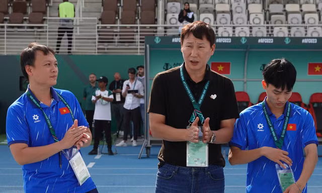Báo Hàn Quốc: 'Phép thuật Kim Sang-sik lại tiếp tục'