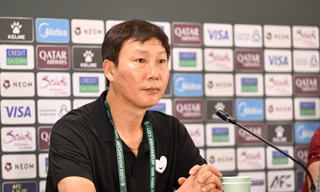 HLV Kim Sang-sik: Trận nào cũng khó khăn, nhưng U23 Việt Nam luôn vượt qua nhờ tinh thần quyết chiến và trí thông minh