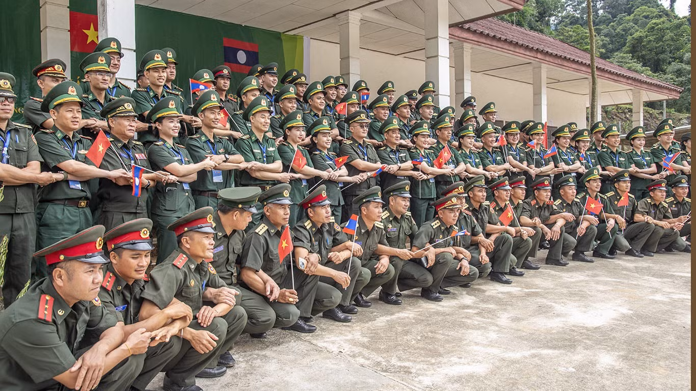 5b-giao-luu-si-quan-tre-viet-nam-lao-14.jpg
