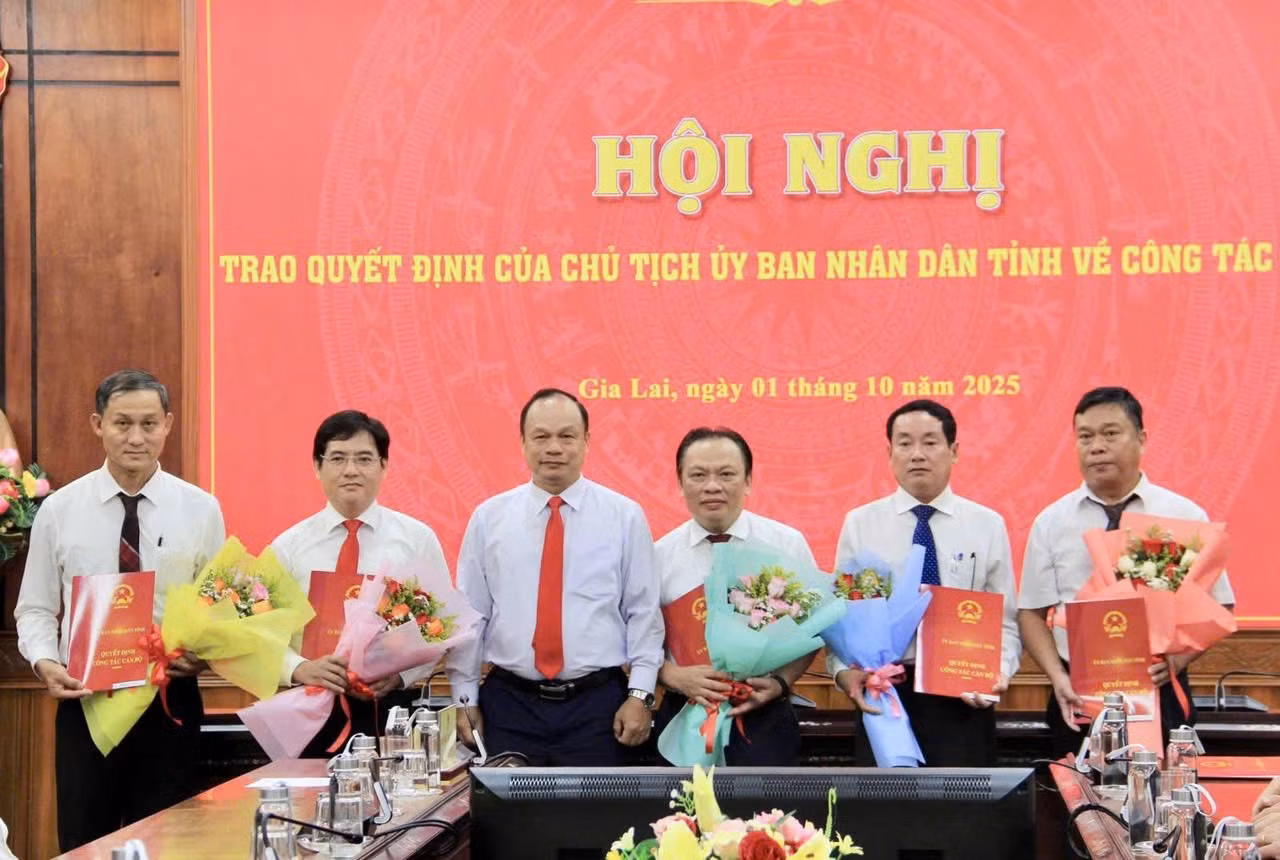 can-bo.jpg
