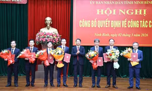 Ninh Bình công bố 10 quyết định về công tác cán bộ