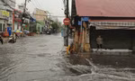 Mưa đầu mùa chiều 2/5, TPHCM xuất hiện 11 điểm ngập