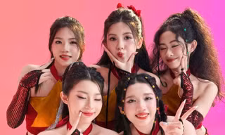 Nữ ca sĩ Việt 14 tuổi cầu cứu