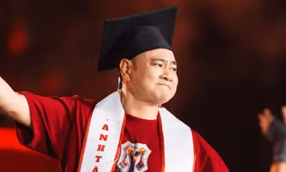 Lễ tốt nghiệp của 33 nghệ sĩ