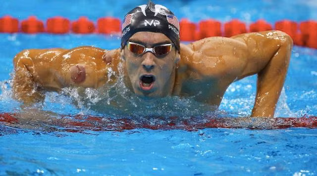 Michael Phelps giành huy chương vàng Olympic nhờ… giác hơi