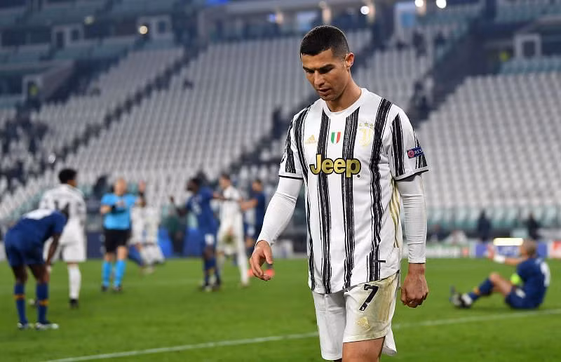 Ronaldo bị tố thao túng phòng thay đồ Juventus