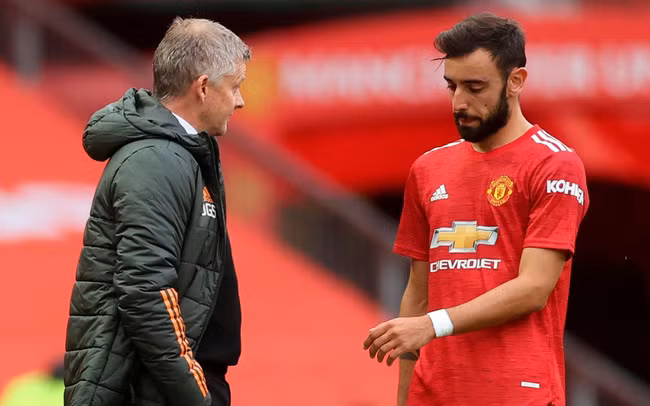 Sao M.U tức giận về tin đồn 'bẻ ghế' HLV Solskjaer 