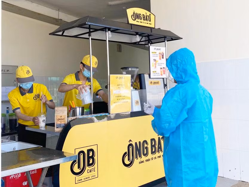 Cà phê Ông Bầu sát cánh cùng các bác sĩ trên tuyến đầu chống dịch