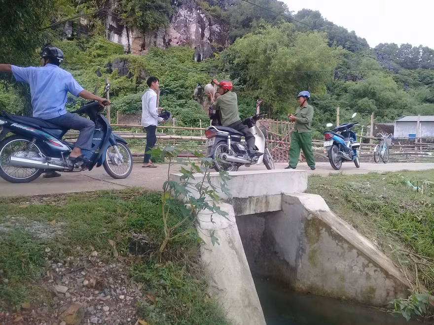 Mới nhất vụ dân lập rào, ngăn du khách vào động Tiên Sơn 