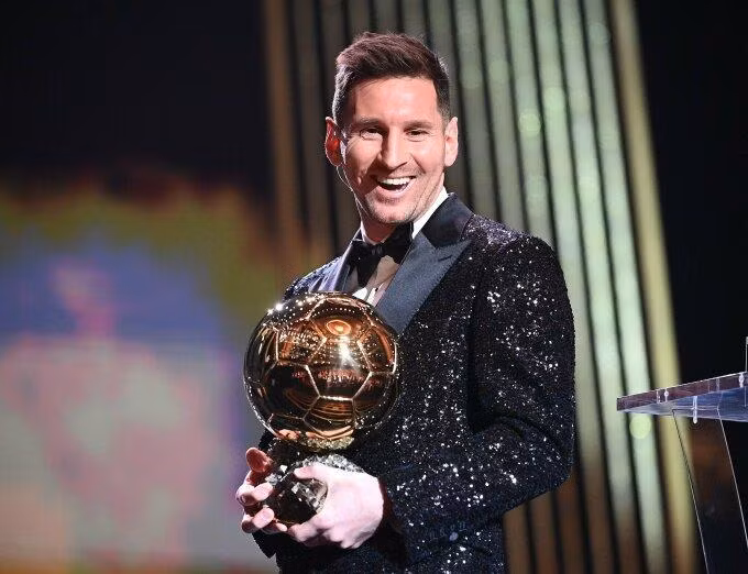 Messi giành Quả bóng vàng thứ 7 trong sự nghiệp