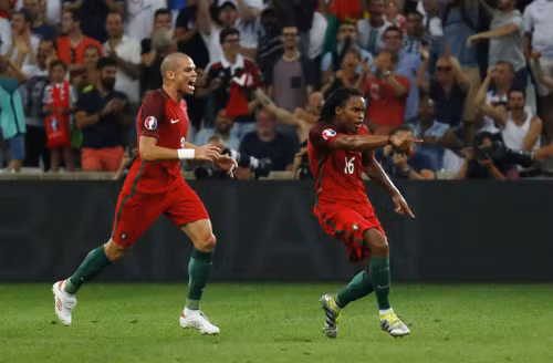 RADIO EURO 1/7: Sao trẻ xô đổ kỷ lục của Ronaldo