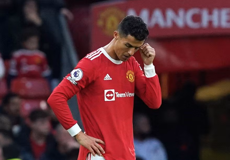 Ronaldo đang là "vấn đề" của MU