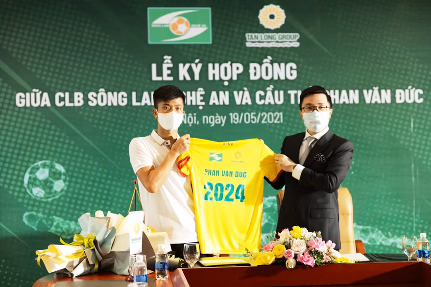 Phan Văn Đức ở lại Sông Lam Nghệ An thêm 3 năm