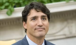 Động thái gây chú ý của cựu Thủ tướng Canada